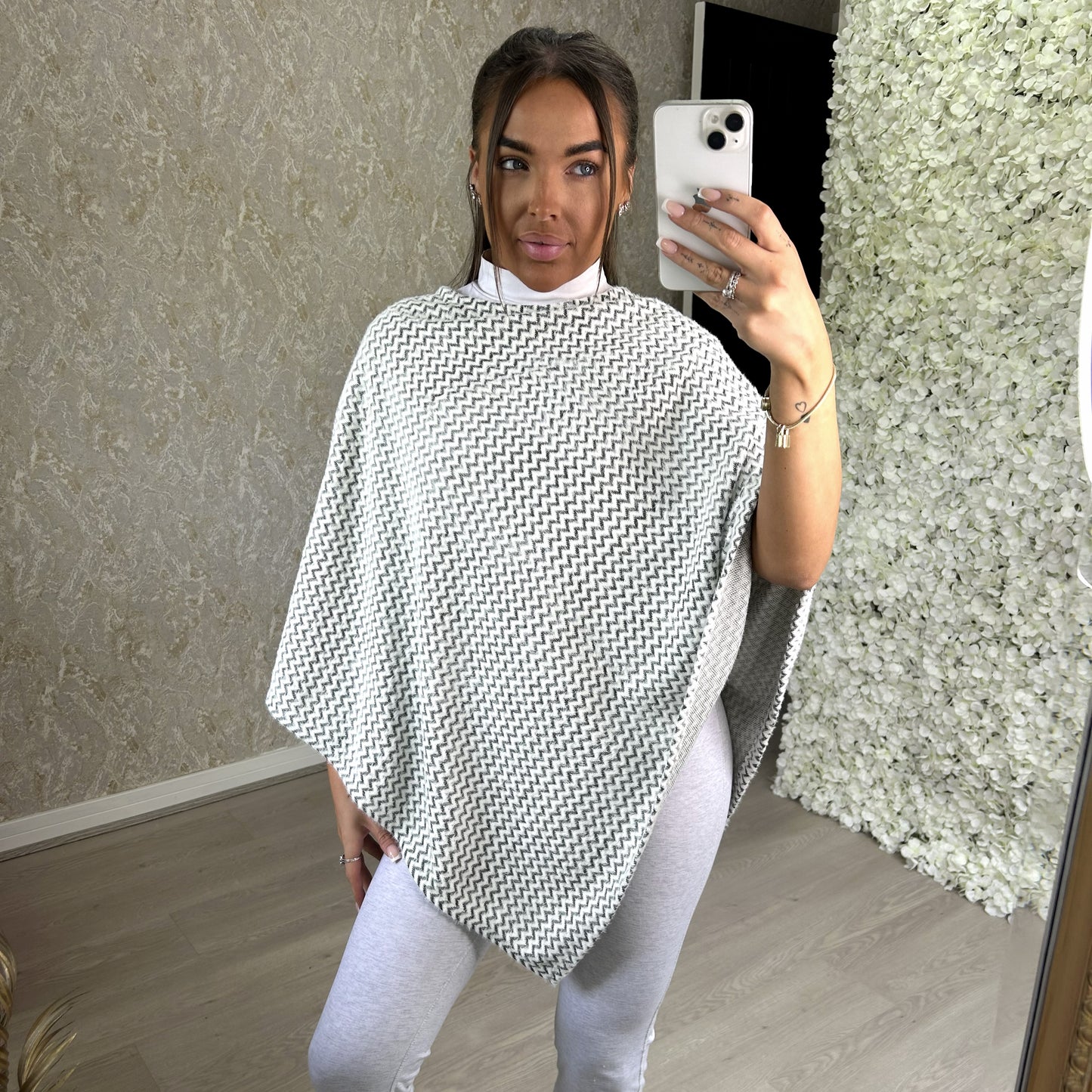 'Annabelle' - Poncho