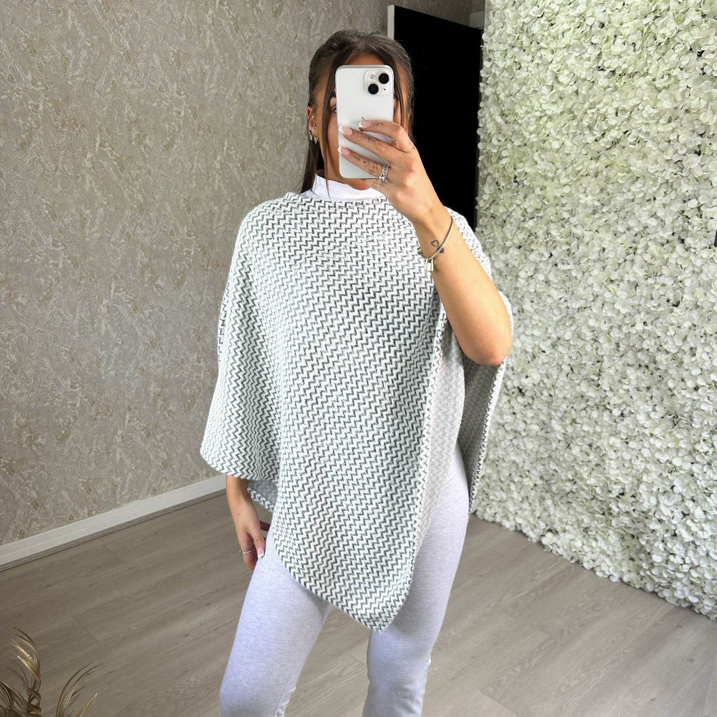 'Annabelle' - Poncho